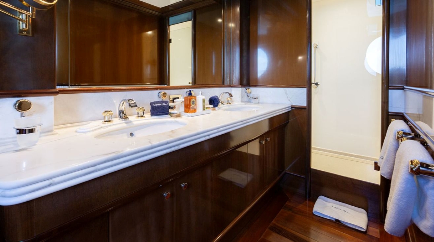 Master Bathroom.jpg