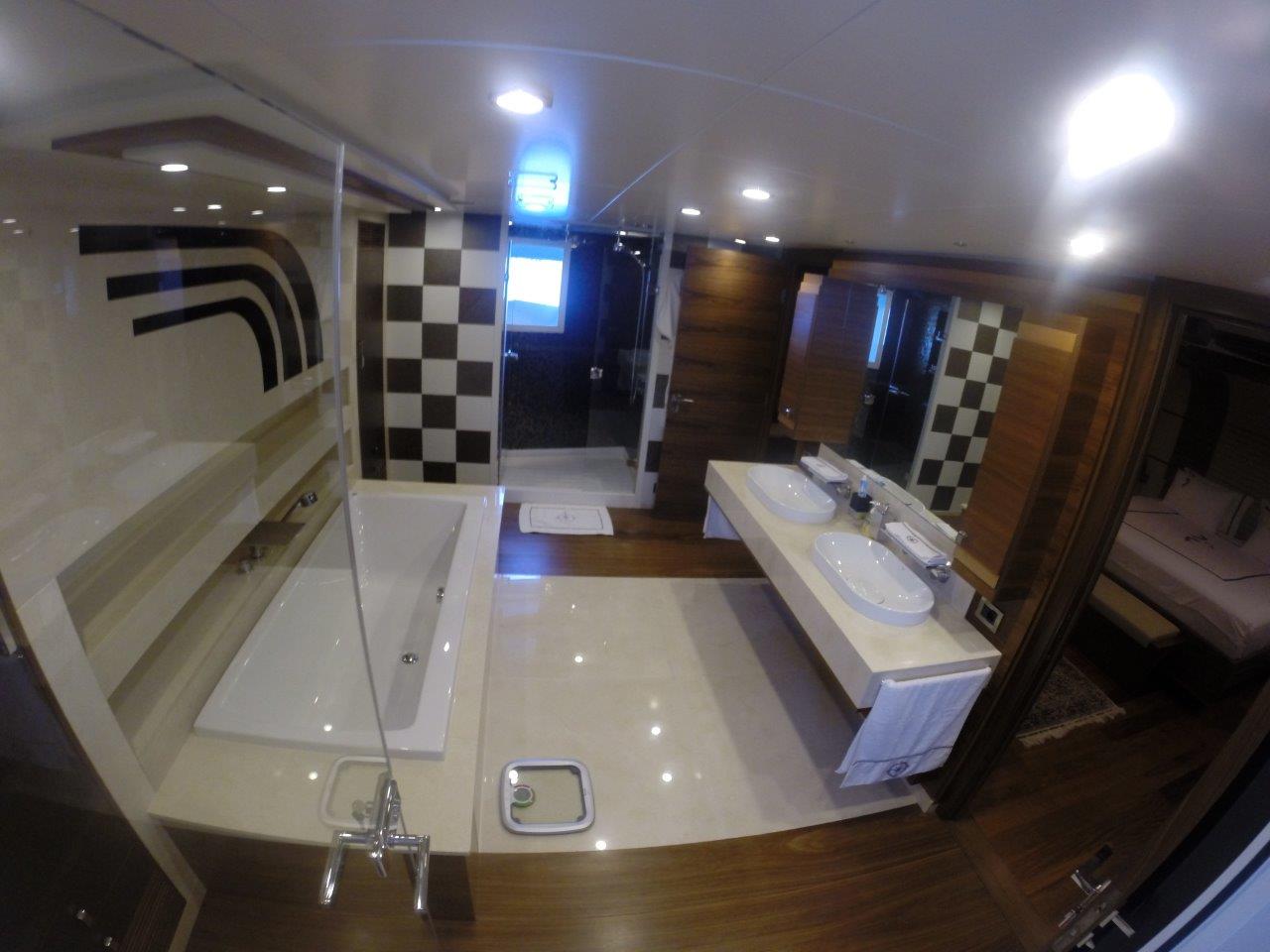 Master Head & Shower 22.jpg
