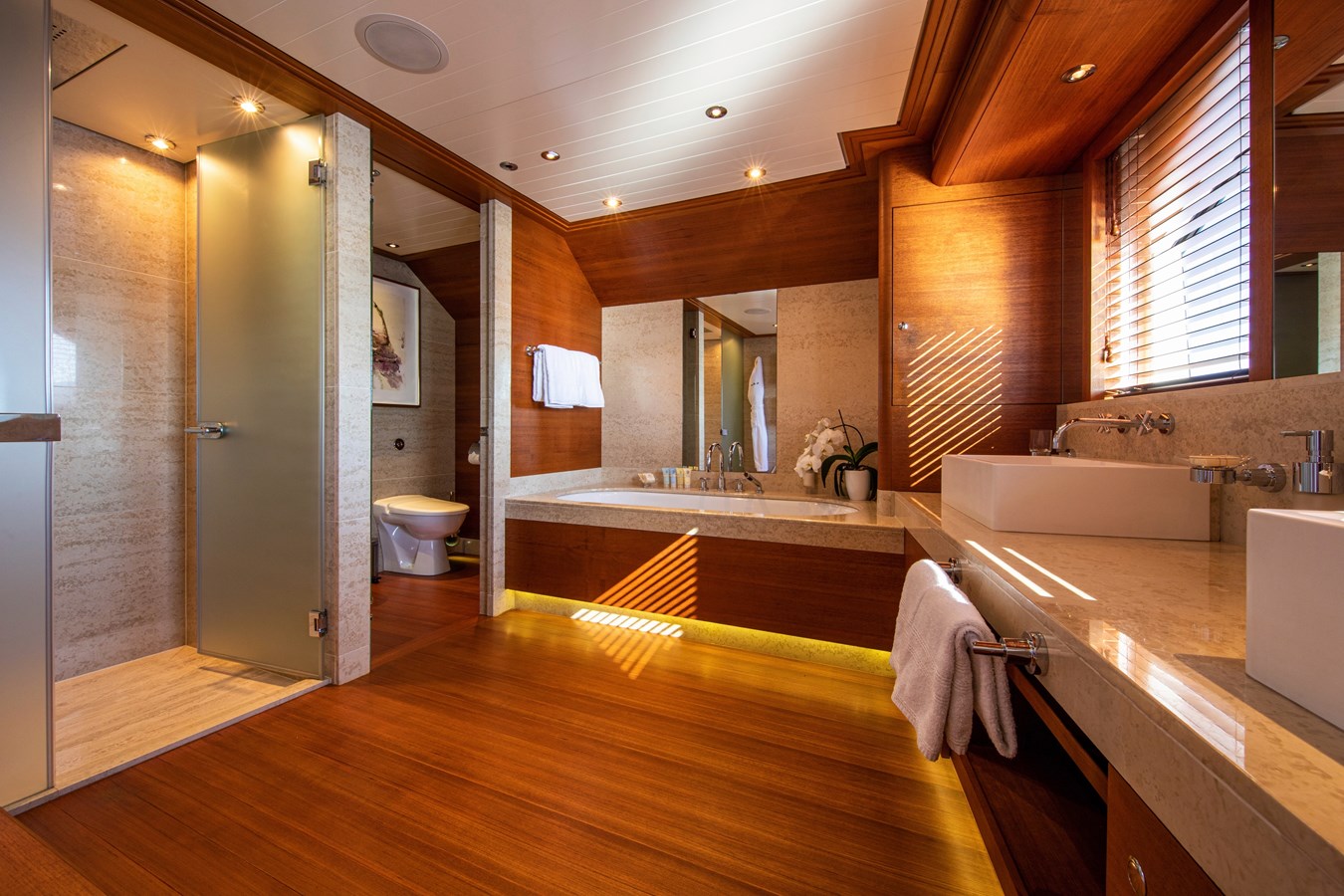 Master ensuite with tub.jpg