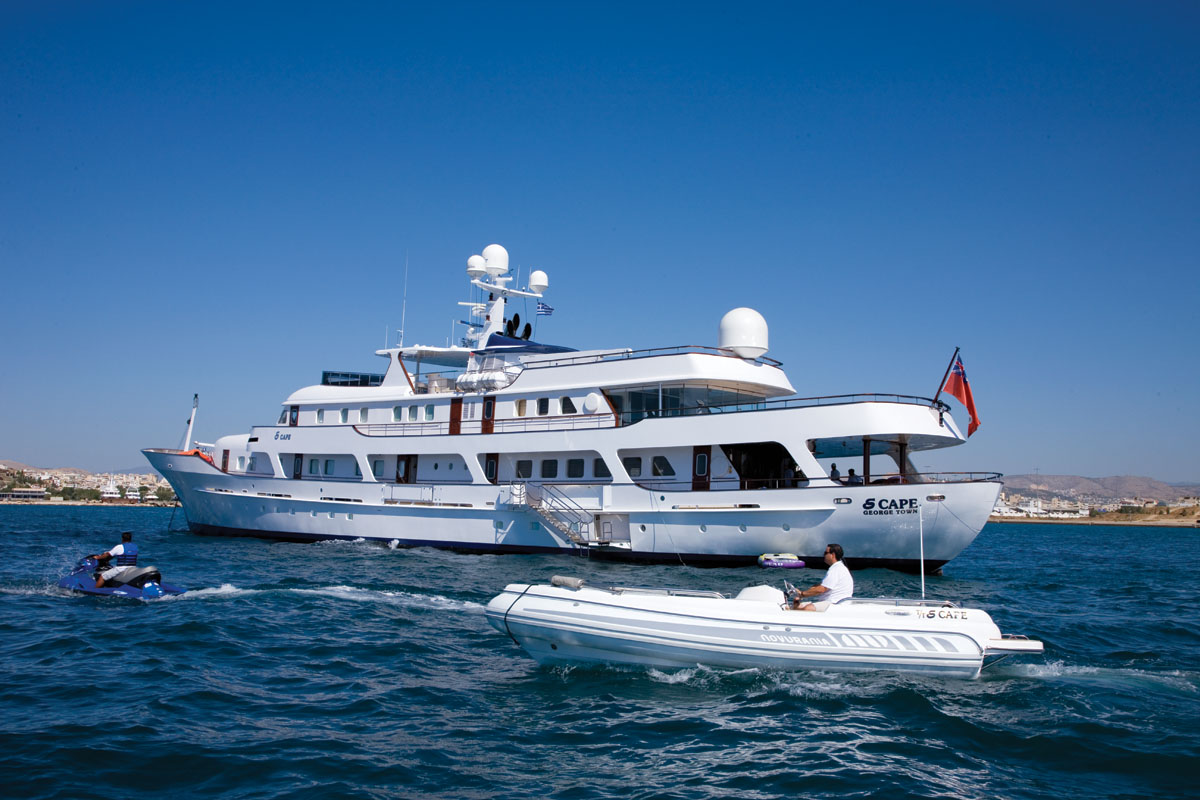 Meserret II with tender.jpg