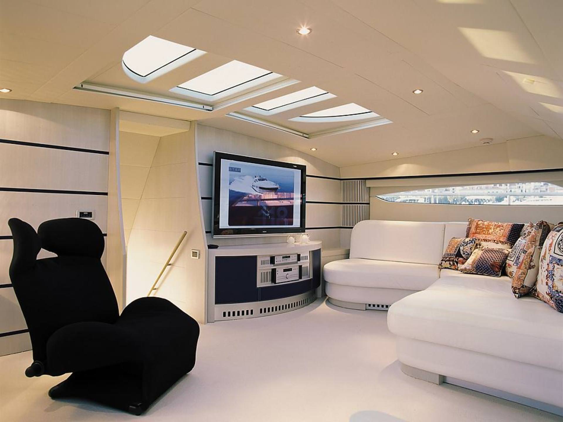 Mistral 55 - Interior00001.jpg