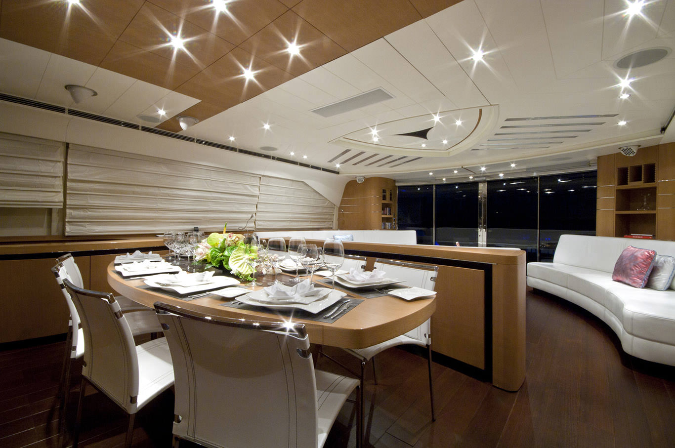 Mistral 55 - Interior00003.jpg