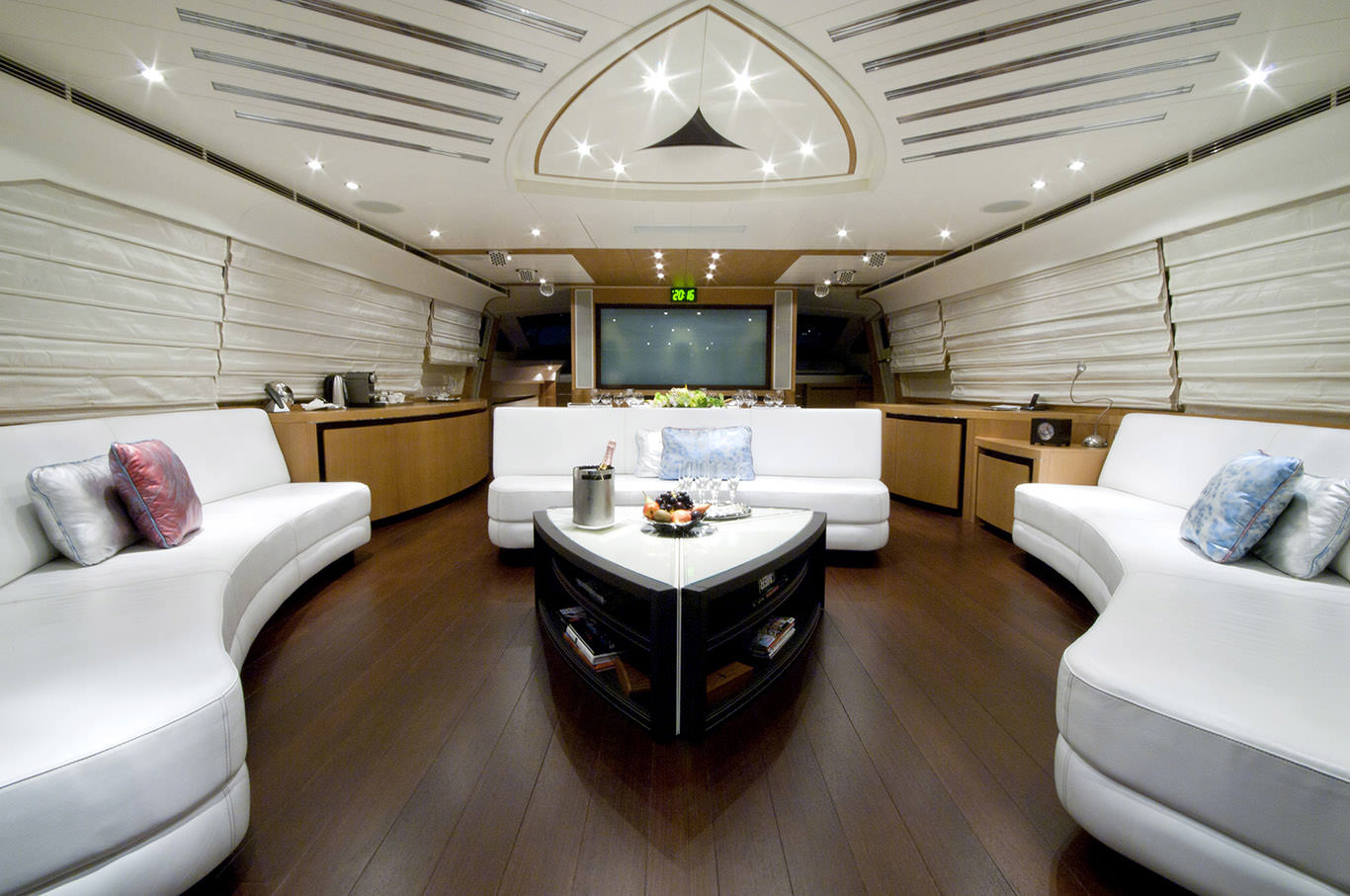 Mistral 55 - Interior00004.jpg