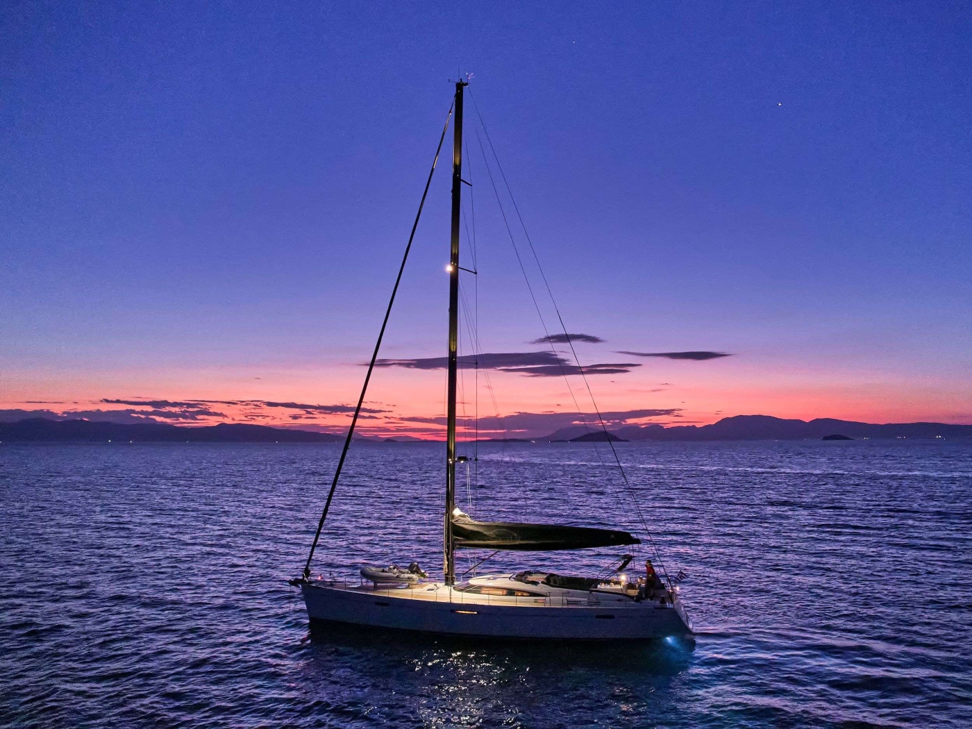 Motor Yacht SHOOTING STAR.jpg