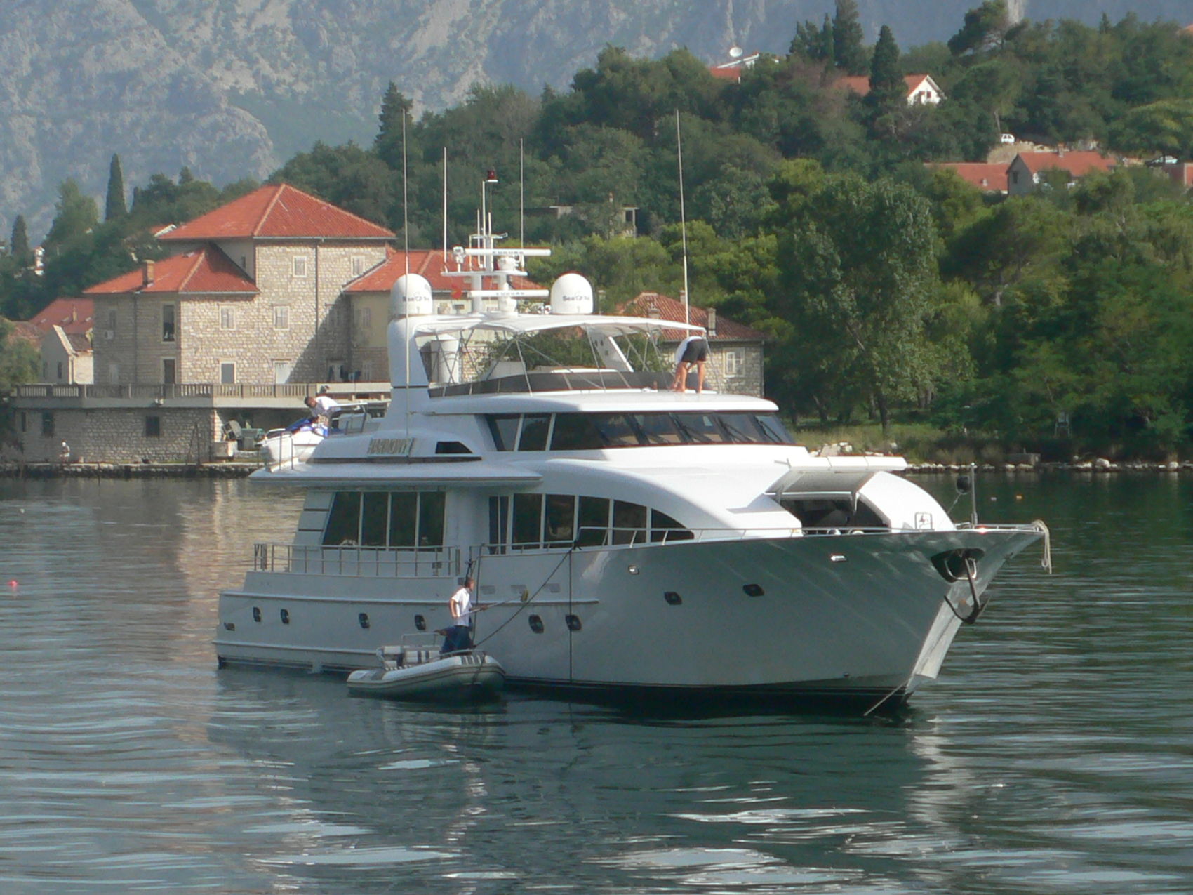 Motor yacht Harmony00001.jpg