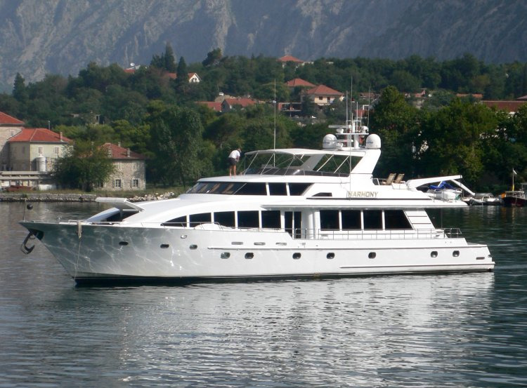 Motor yacht Harmony00004.jpg