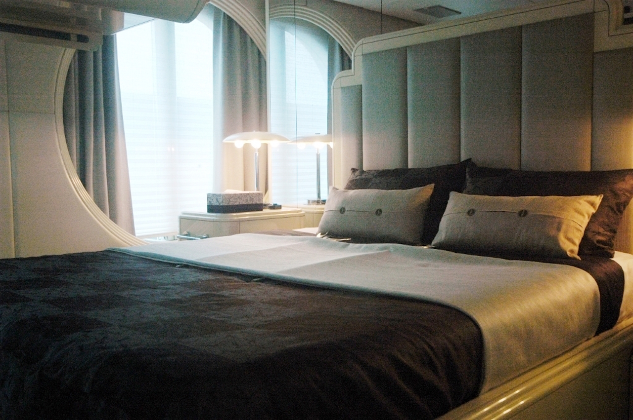 Motor yacht Lady Arraya -  Guest Cabin.jpg
