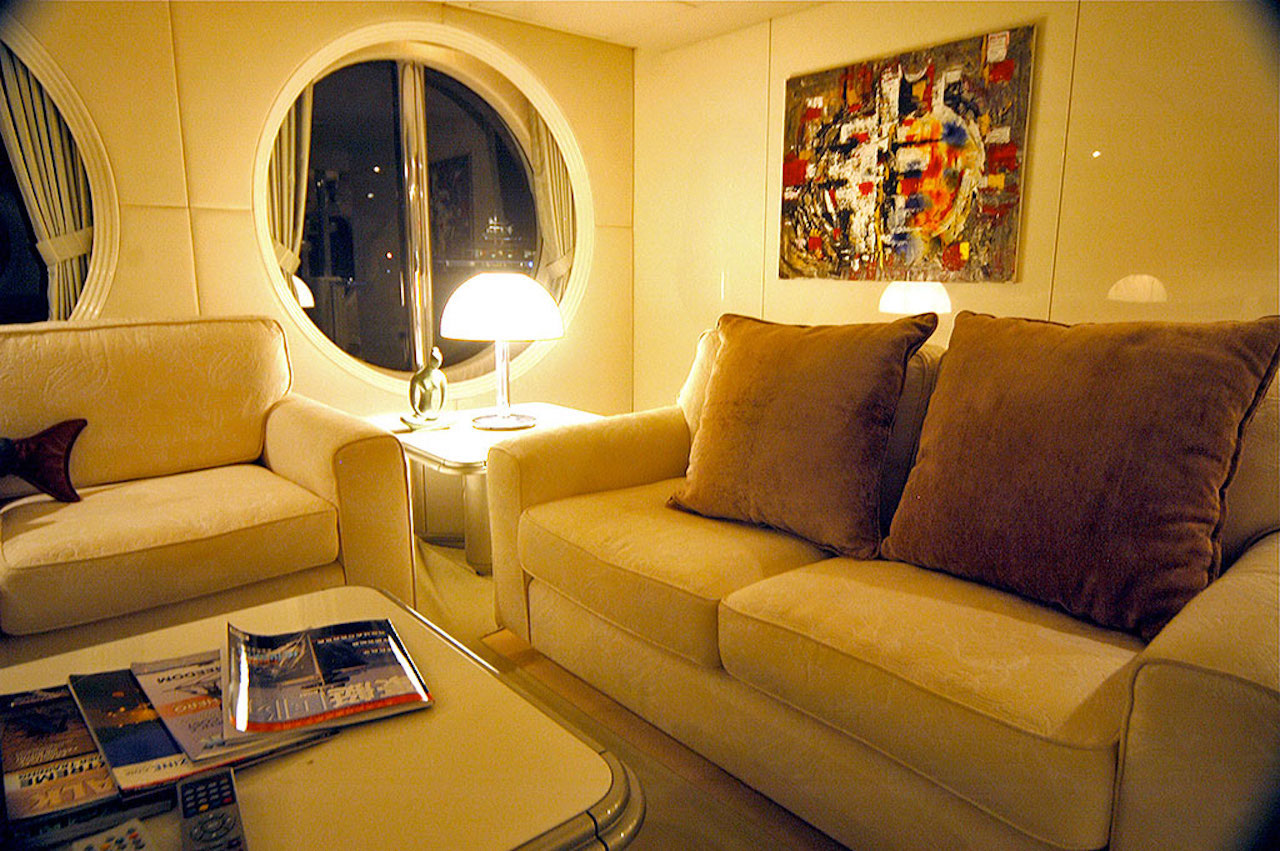Motor yacht Lady Arraya -  Seating area.jpg