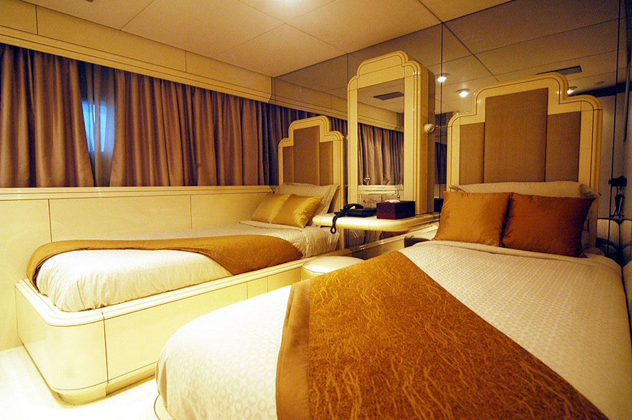Motor yacht Lady Arraya -  Twin Cabin.jpg
