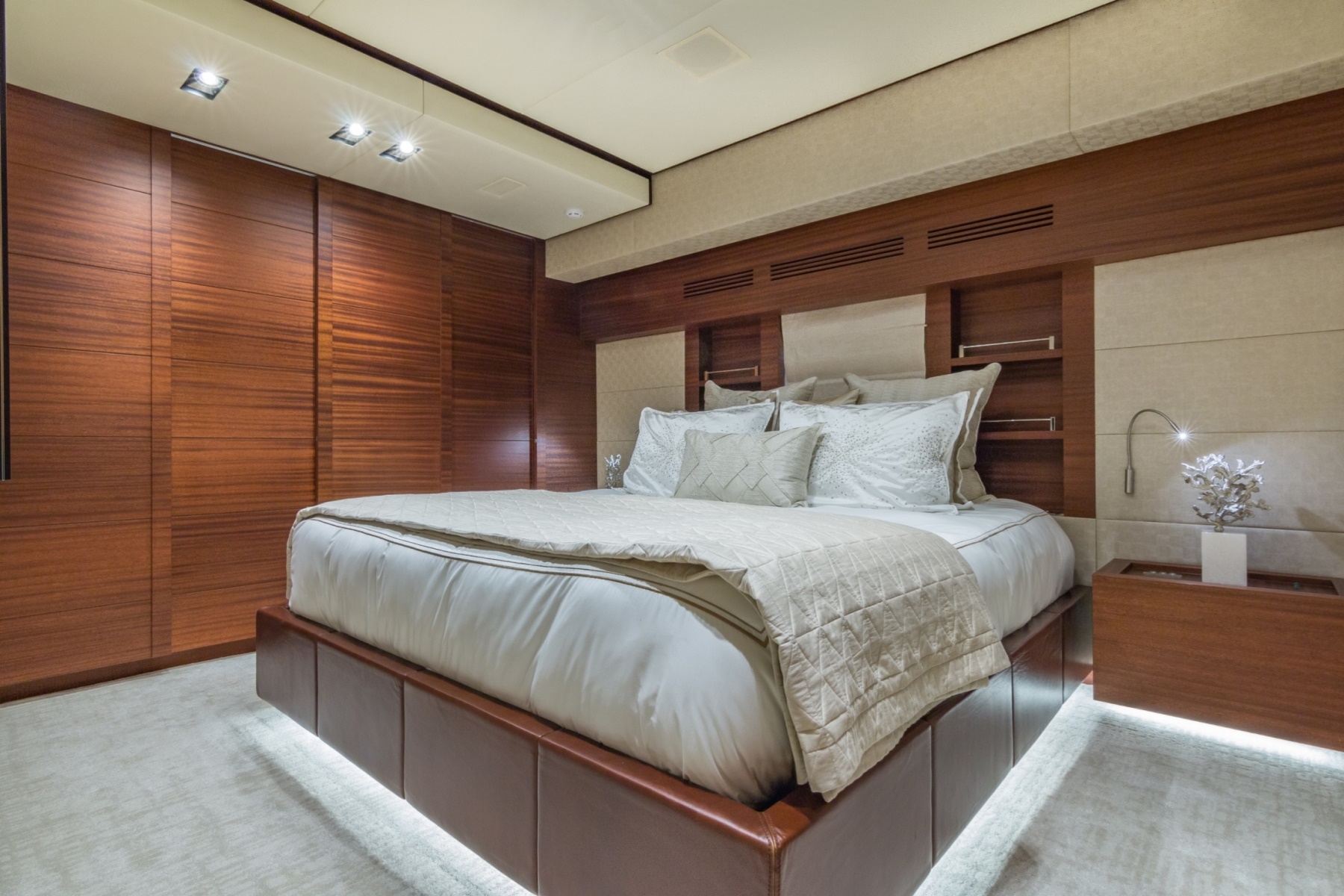 Port guest cabin.jpg