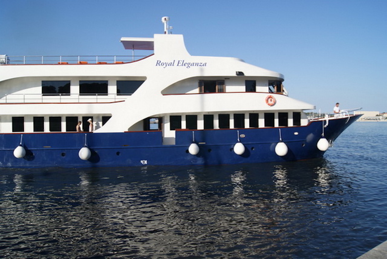 ROYAL-ELEGANZA-Starboard-Side.jpg