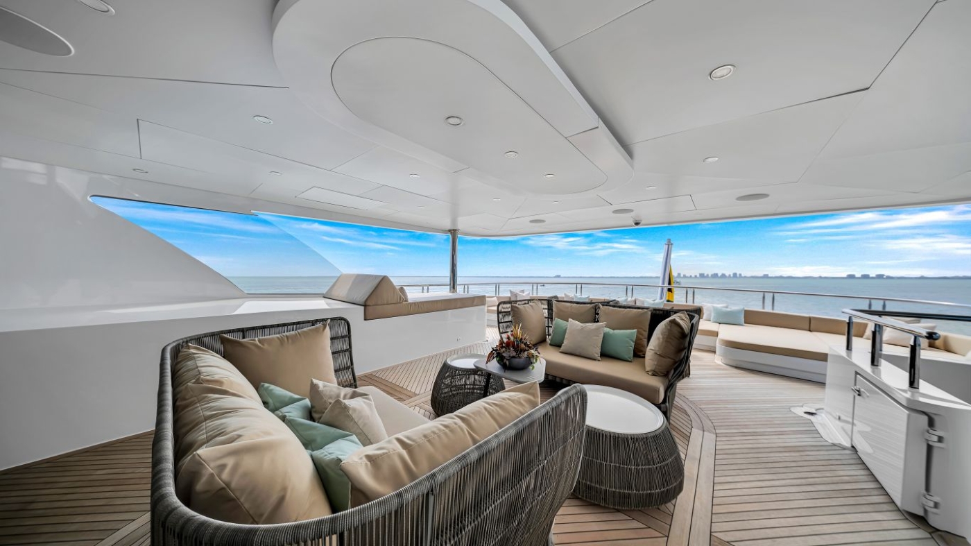 Relaxation area sea views.jpg