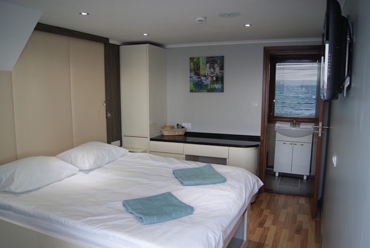 Royal Eleganza - VIP Cabin on the main deck.jpg