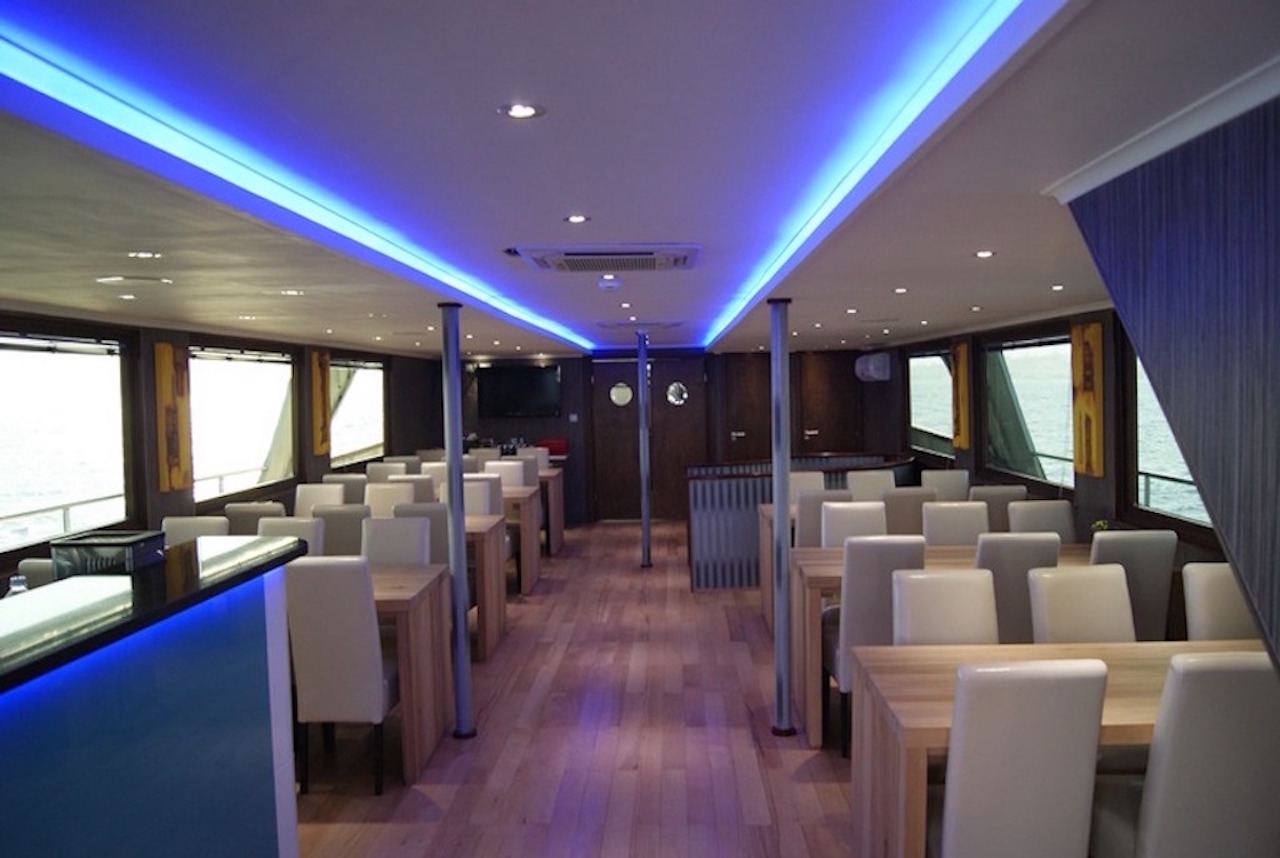 Royal Eleganza - saloon .jpg