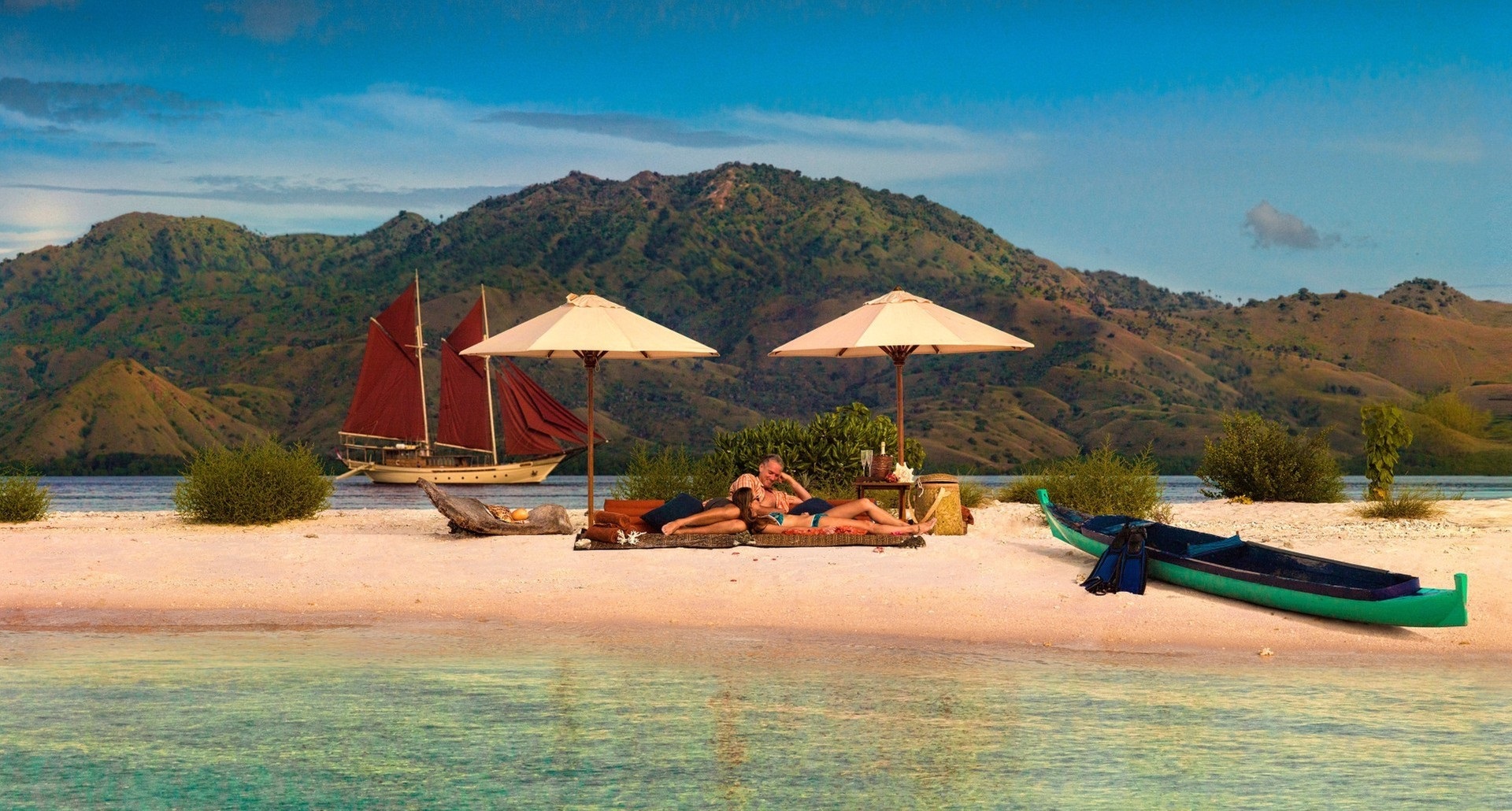 SI DATU BUA awaits whilst guests enjoy the beach.jpg
