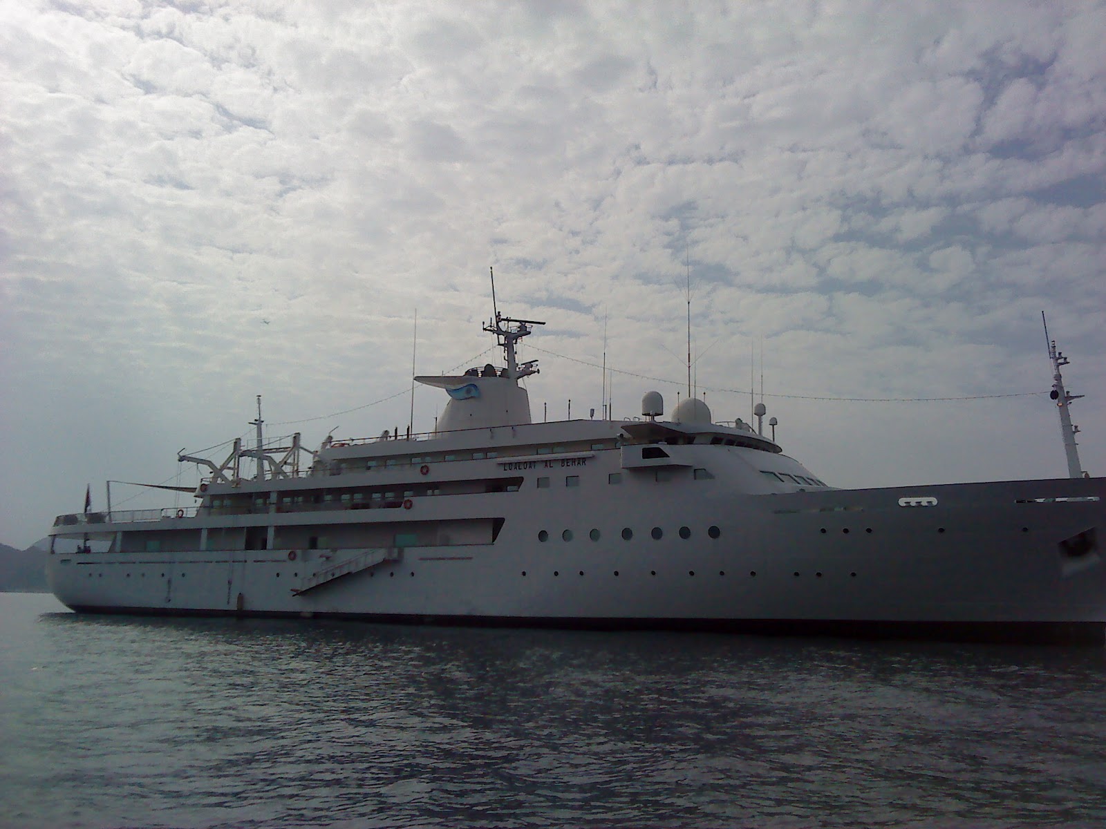 Sultan of Oman's LOLOAT AL BEHAR.jpg