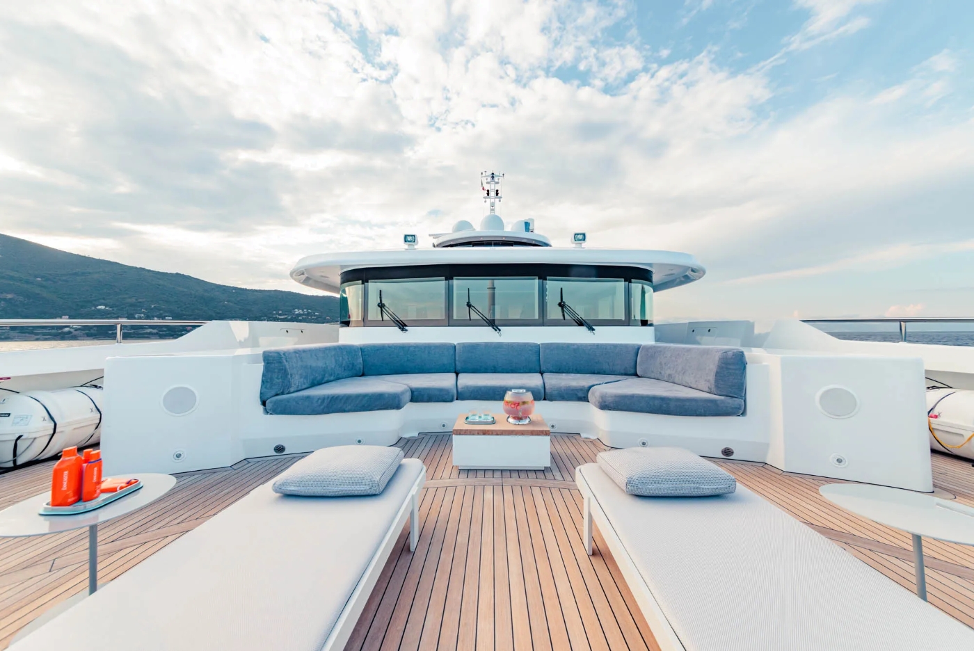 Sundeck With Salon Area.jpg