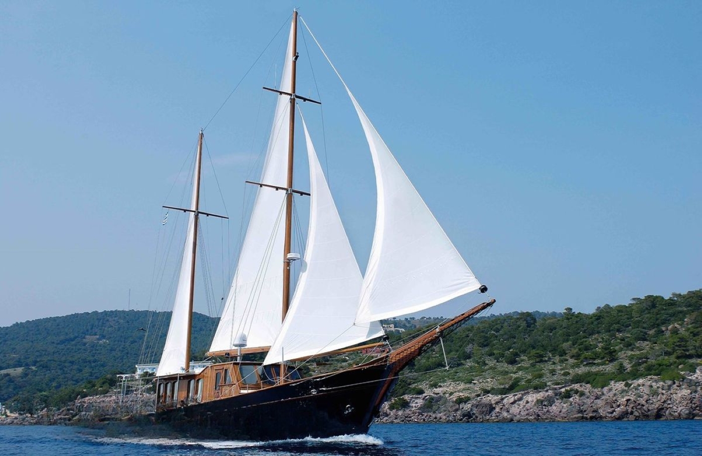 Superyacht Liana H.jpg