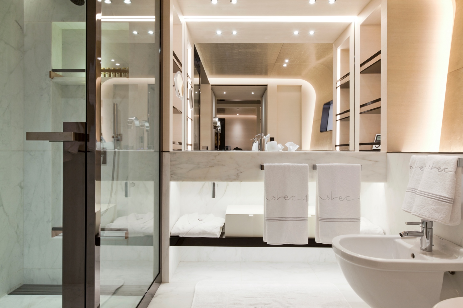 Twin cabin ensuite.jpg
