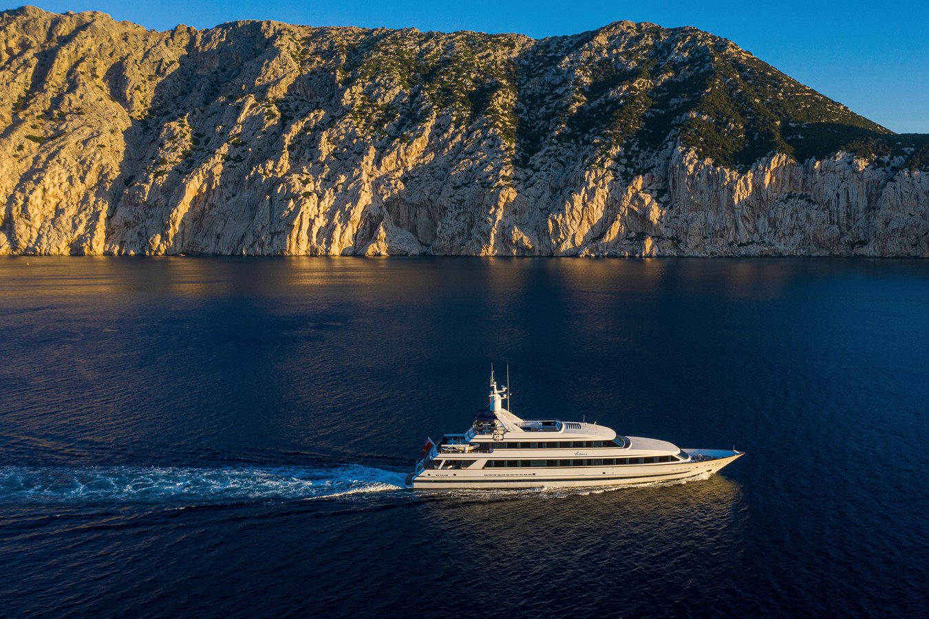 VA BENE cruising.jpg
