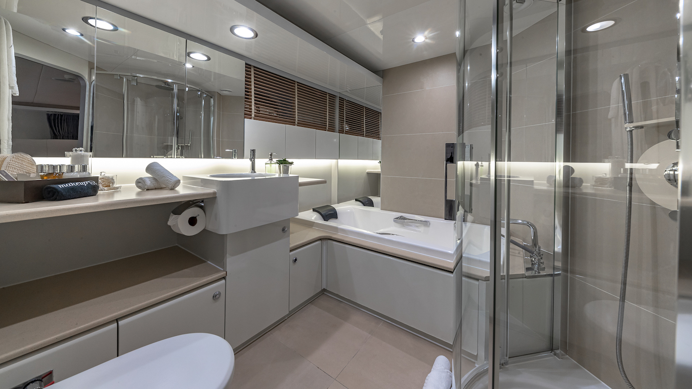 VIP bathroom.jpg