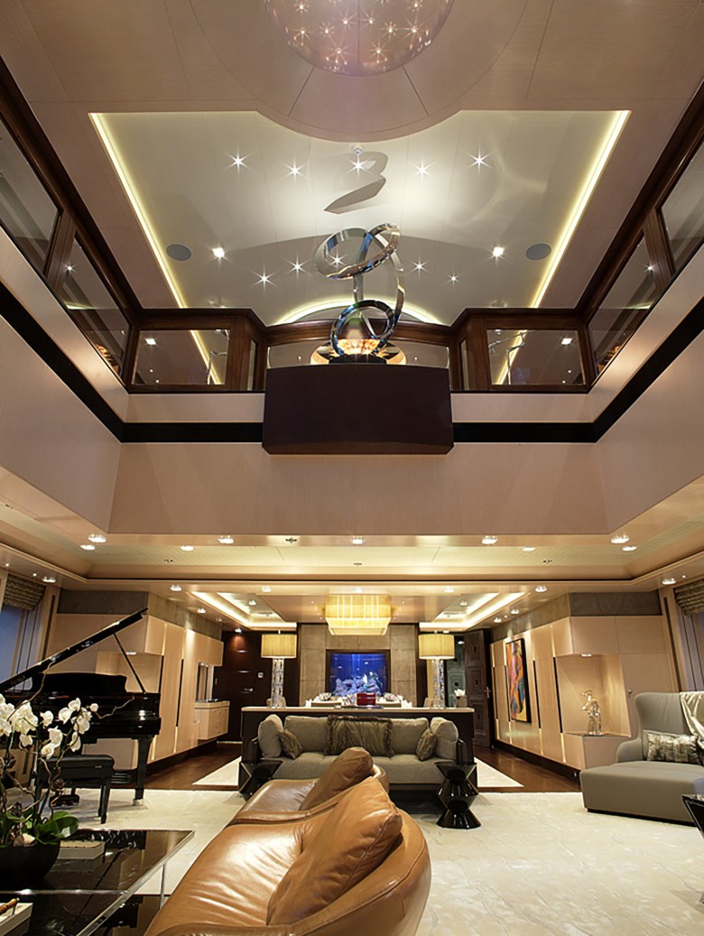 Vicky-Main-Saloon.jpg