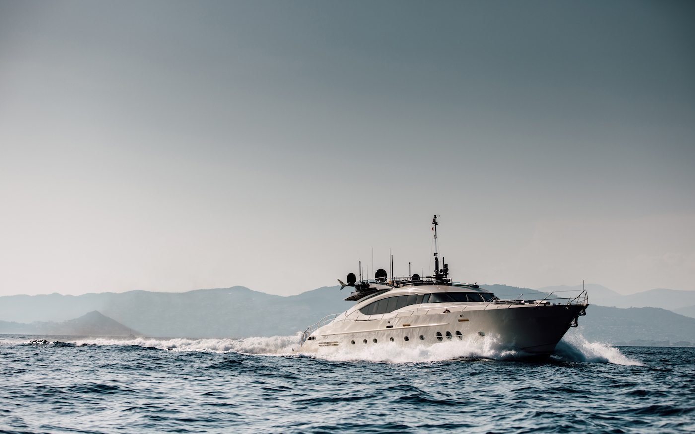 Yacht Bagheera running.jpg