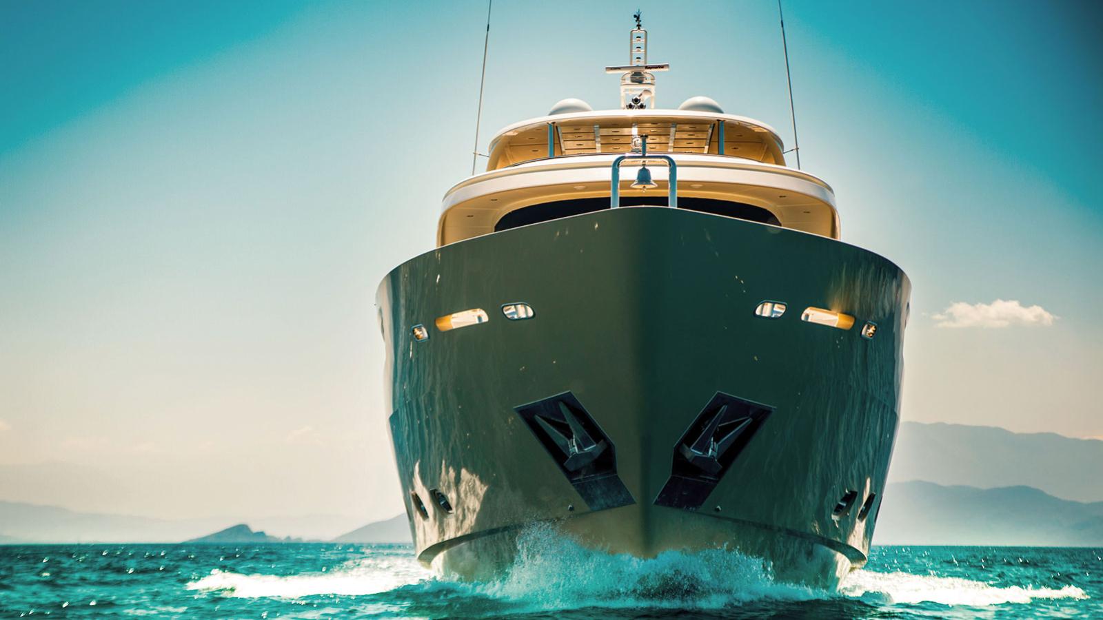 Yacht MY Steel - bow underway.jpg