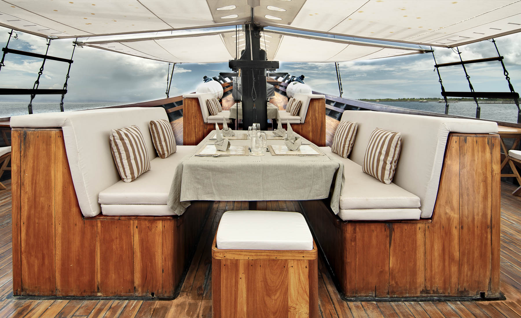 Yacht SAMATA, Indonesia - deck seating.jpg