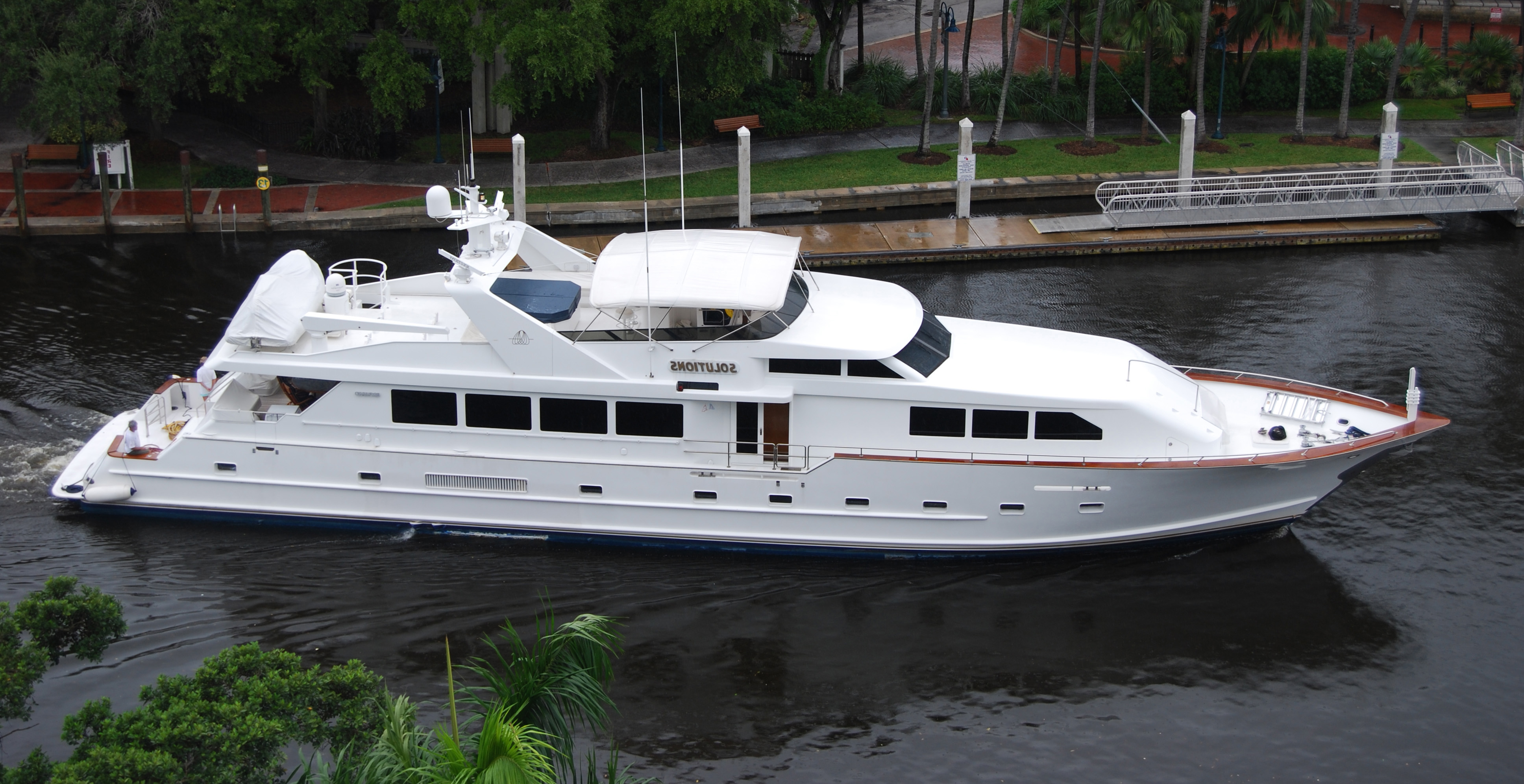 Yacht TURN LEFT by Broward - sistership.jpg