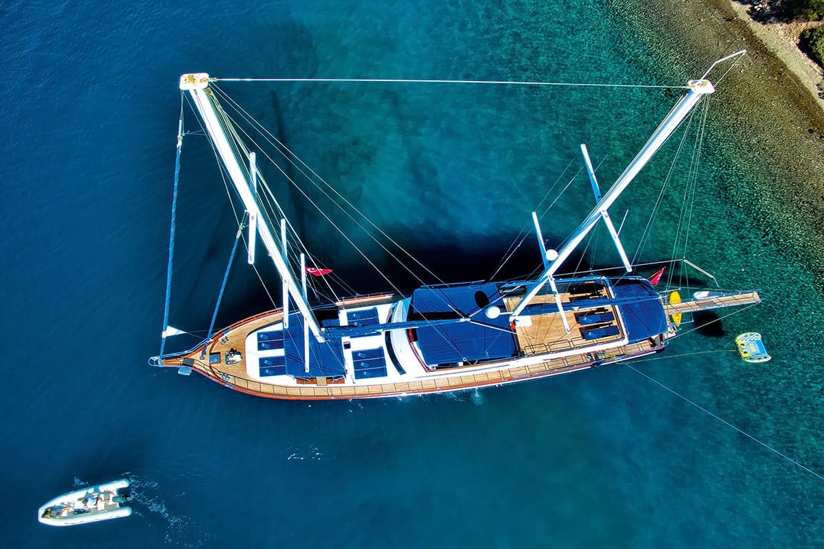 aerial with tender.jpg