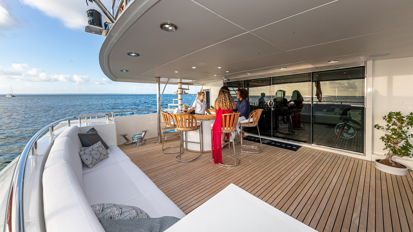 aft deck bar.jpg