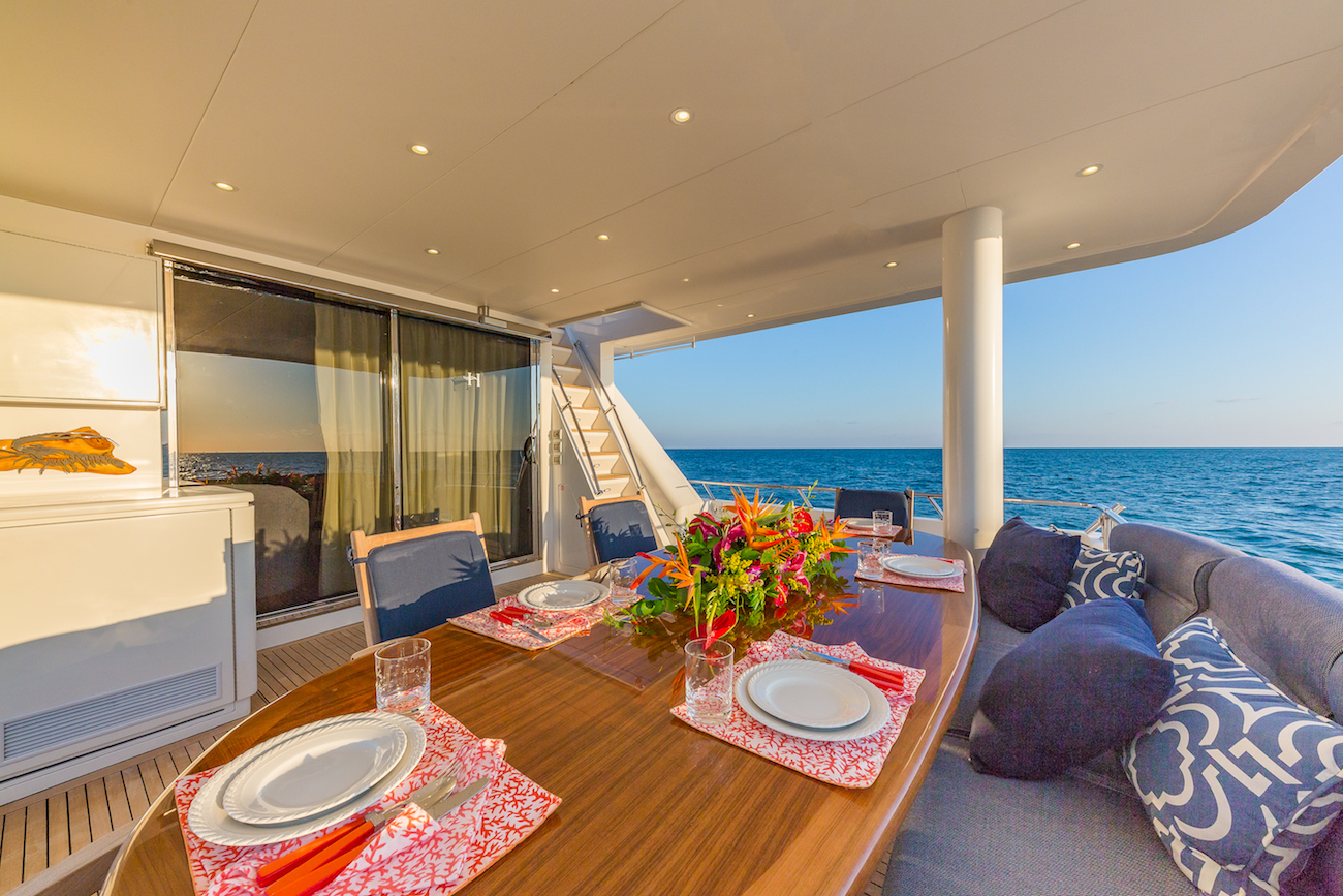 al fresco dining set up.jpg