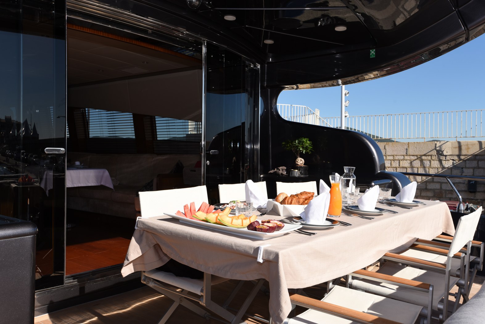 alfresco dining area.jpg