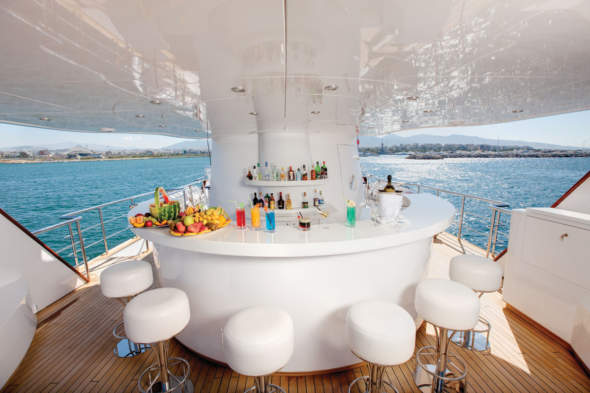bar on deck.jpg