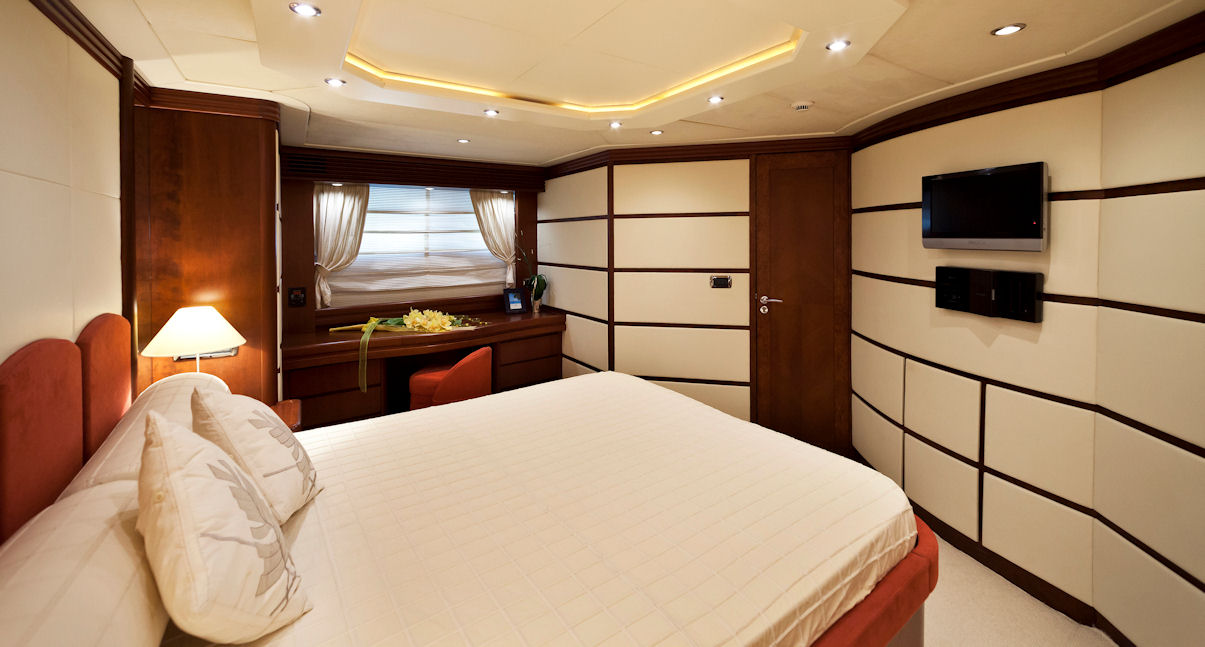 comfortable double cabin.jpg