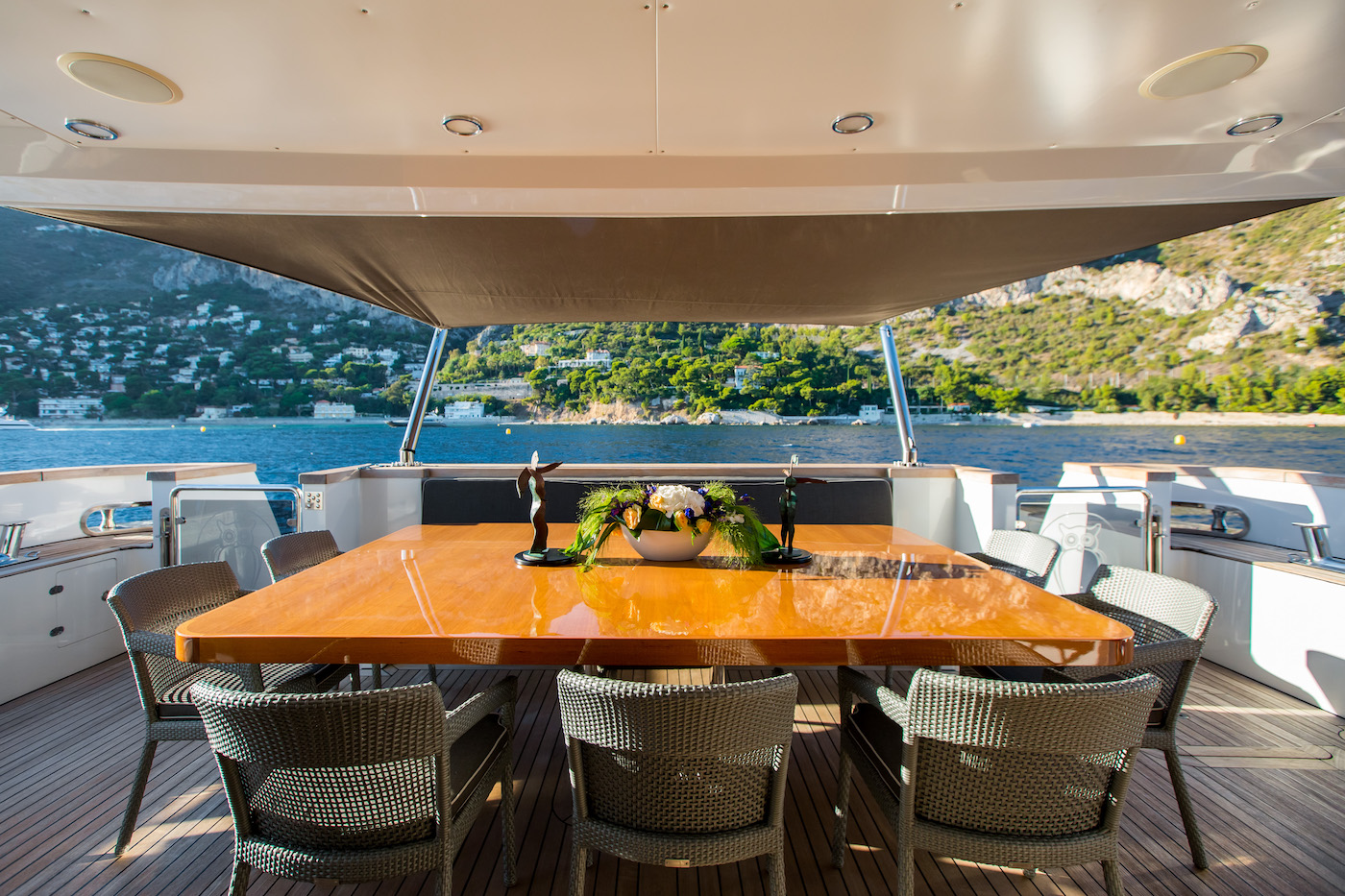 dining alfresco.jpg