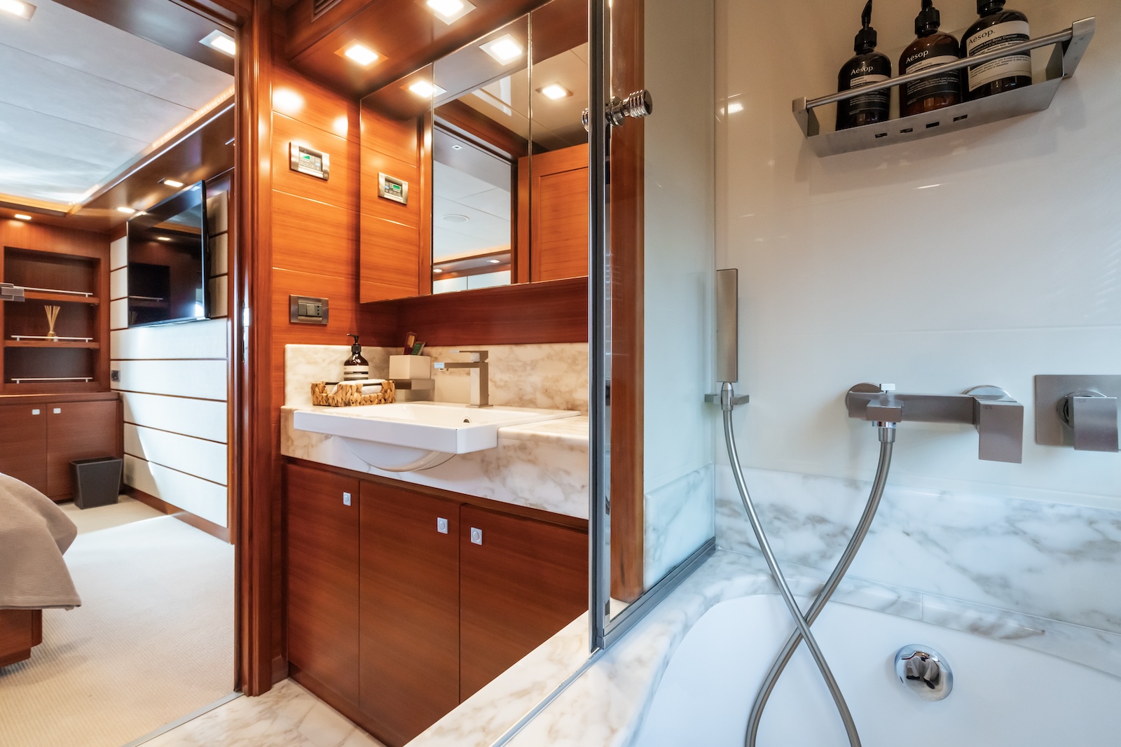 double cabin ensuite .jpg