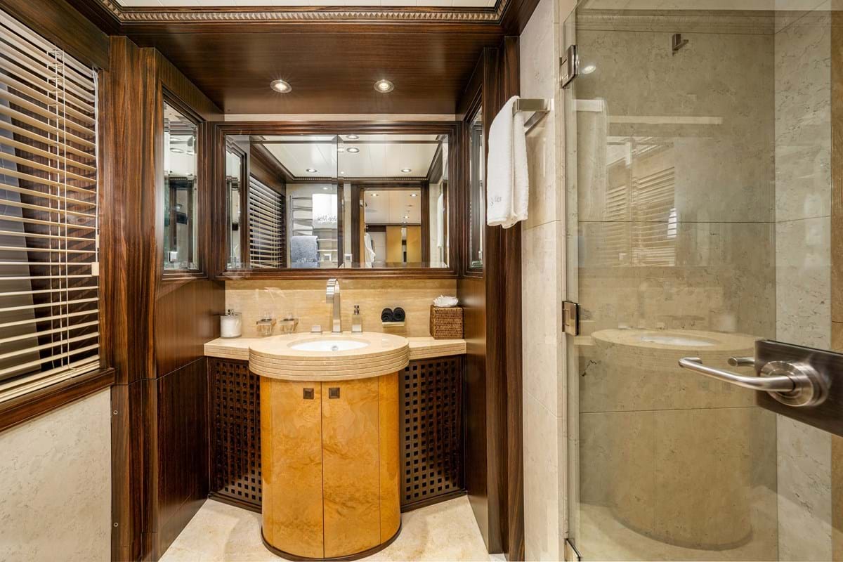 ensuite cabin .jpg