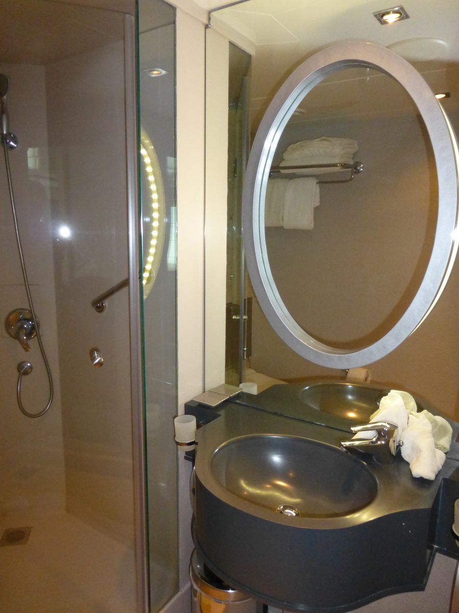 ensuite facilities.jpg