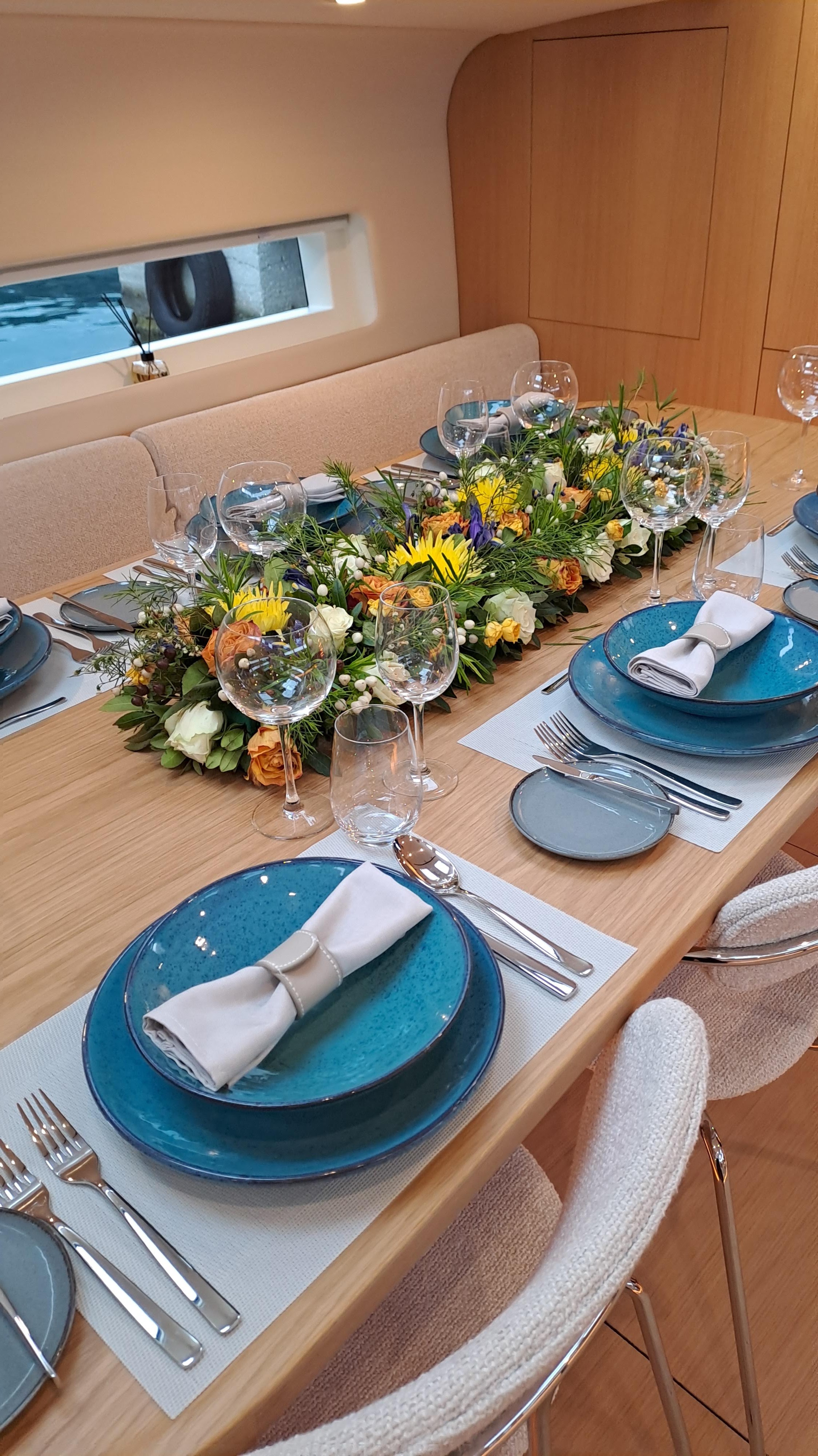 example dining set up .jpg