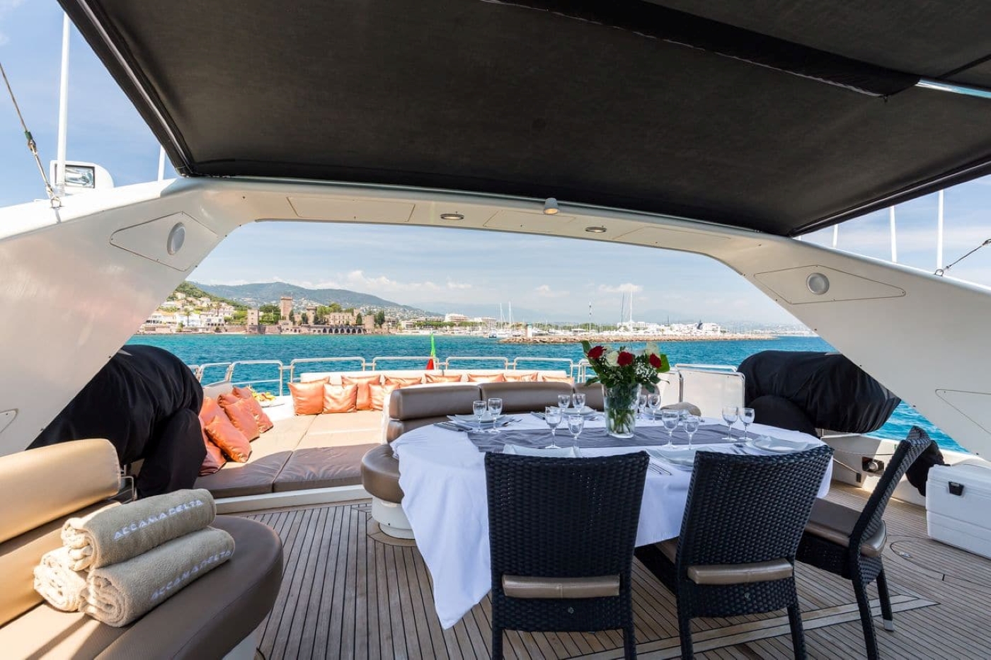 exterior dining area .jpg