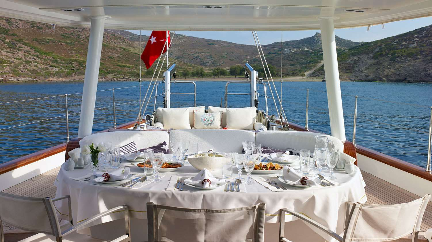 exterior dining area.png