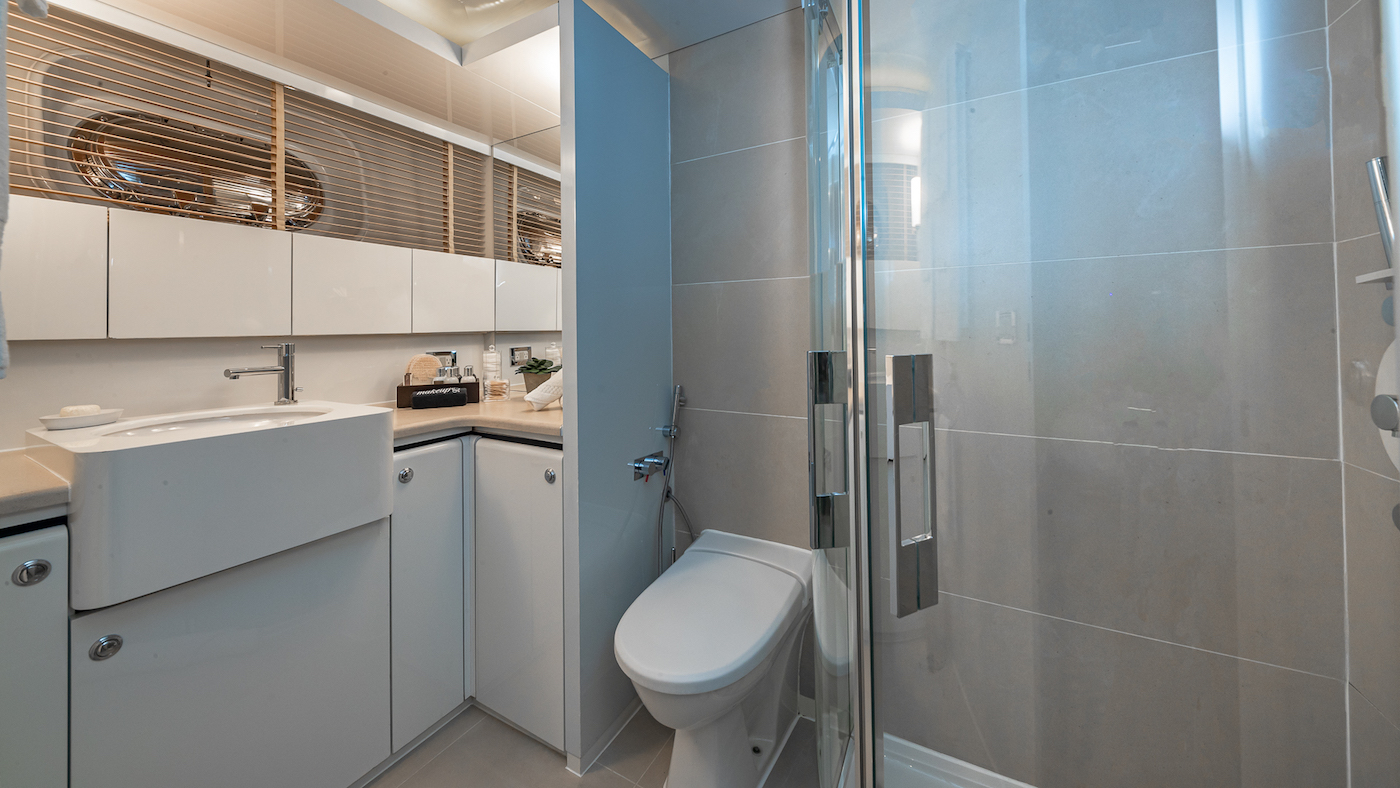 guest bathroom .jpg