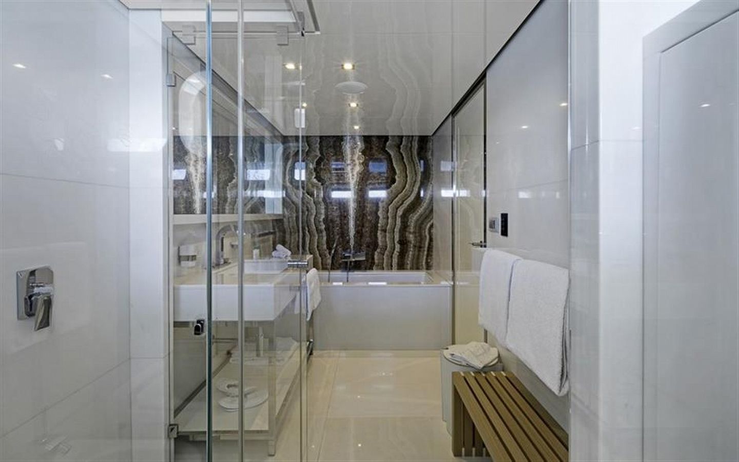 guest ensuite.jpg