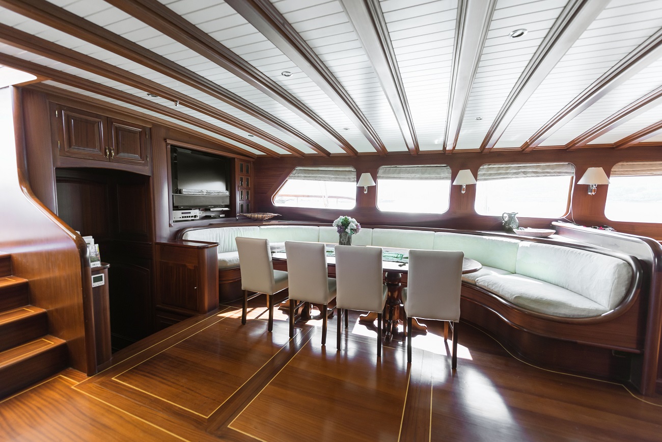 interior dining area - saloon.jpg