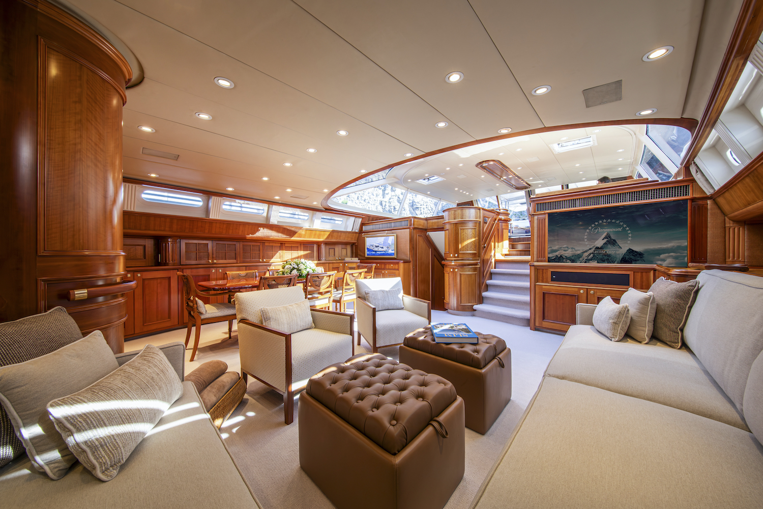 interior saloon  ©YachtShot .jpg