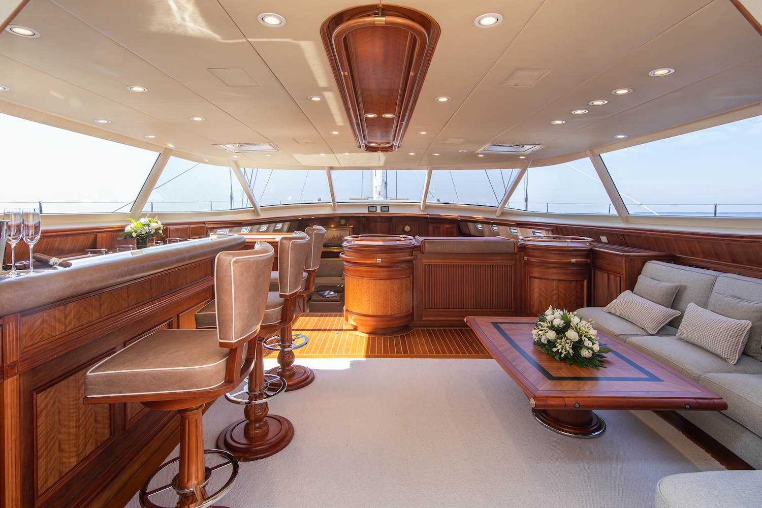interior seating  ©YachtShot .jpg