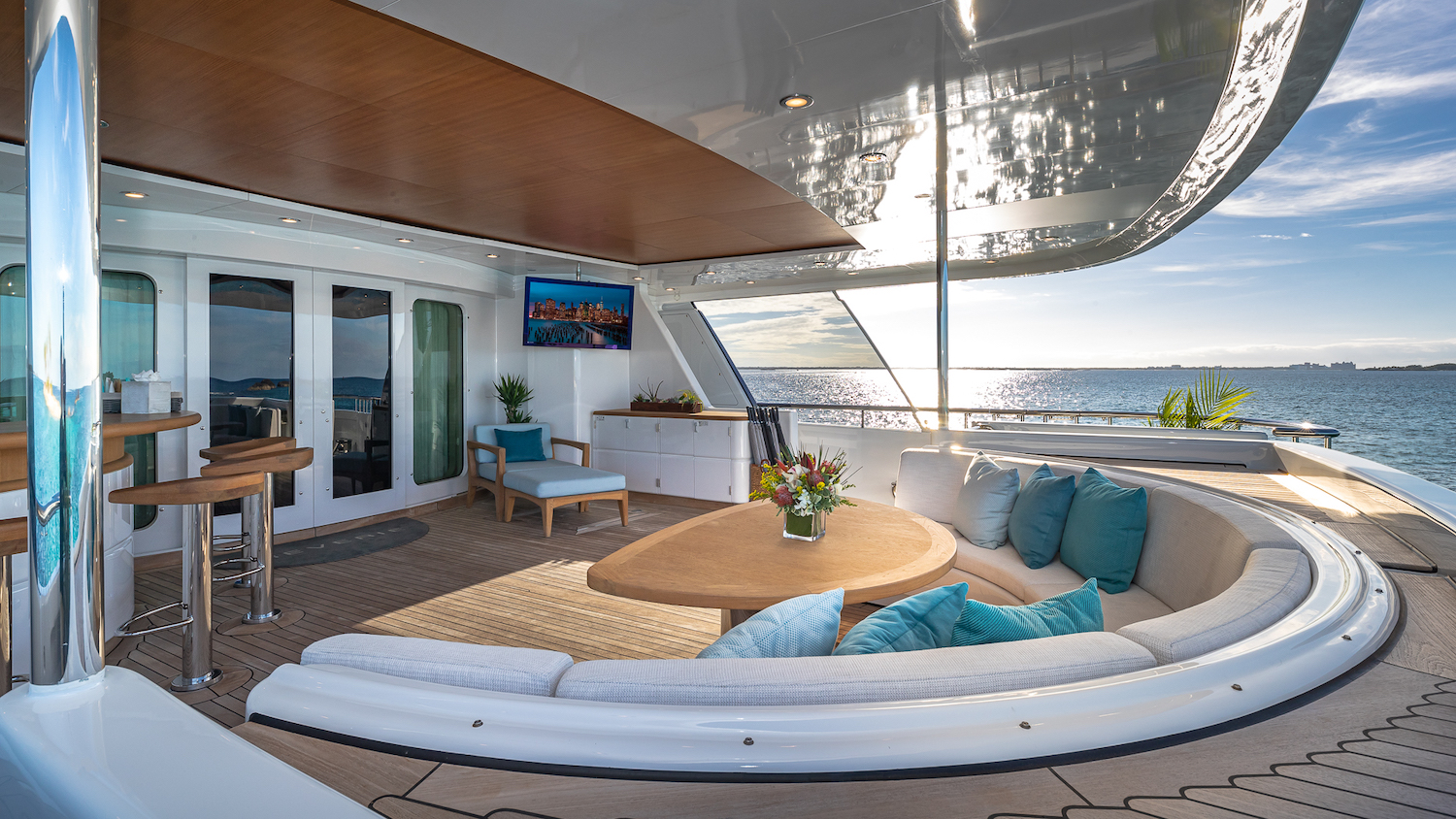 main deck aft seating area.jpg
