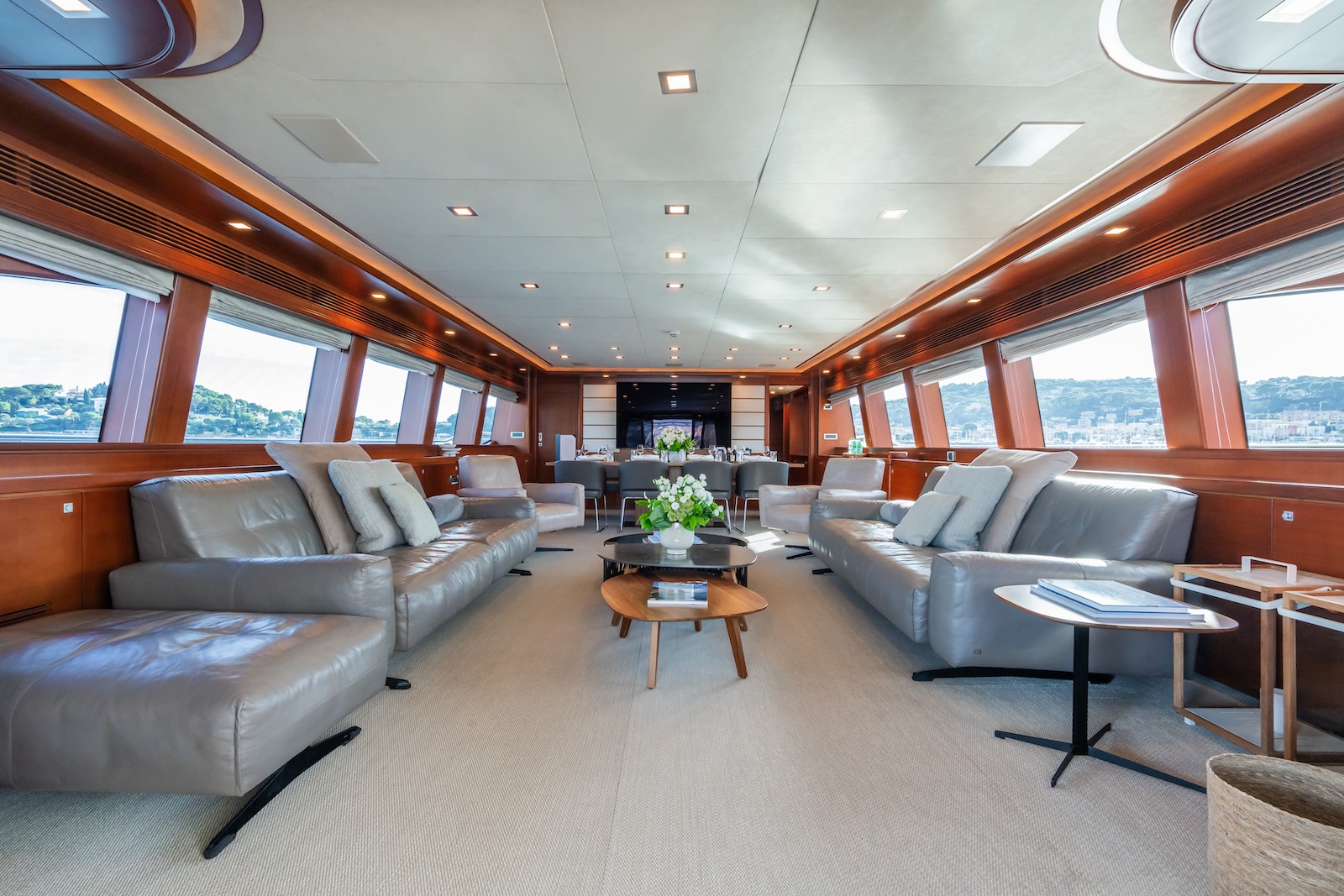 main saloon with leather sofas.jpg